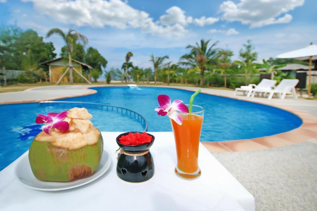 The Villa Laemhin Lagoon Resort Пхукет Экстерьер фото