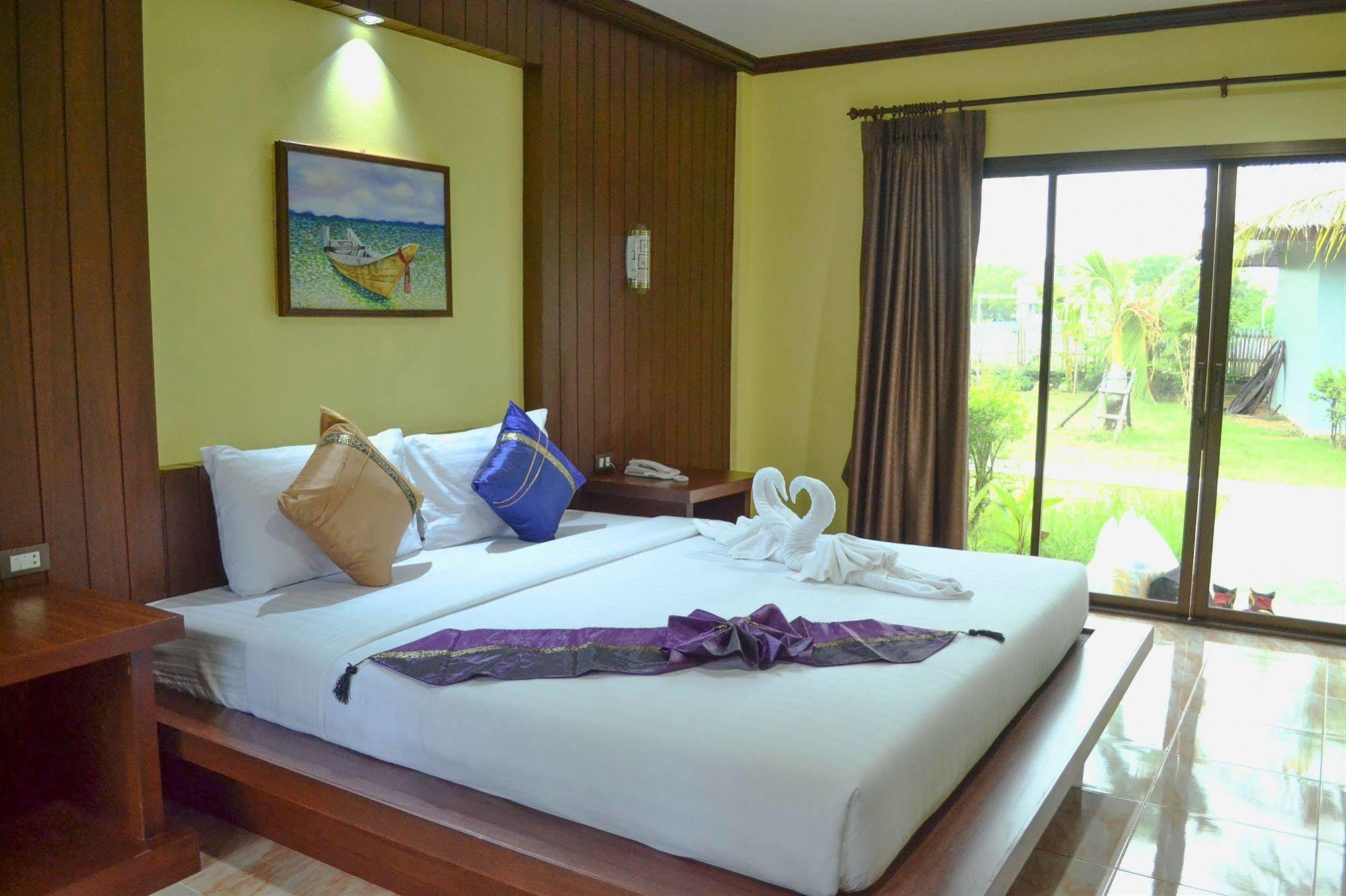 The Villa Laemhin Lagoon Resort Пхукет Экстерьер фото