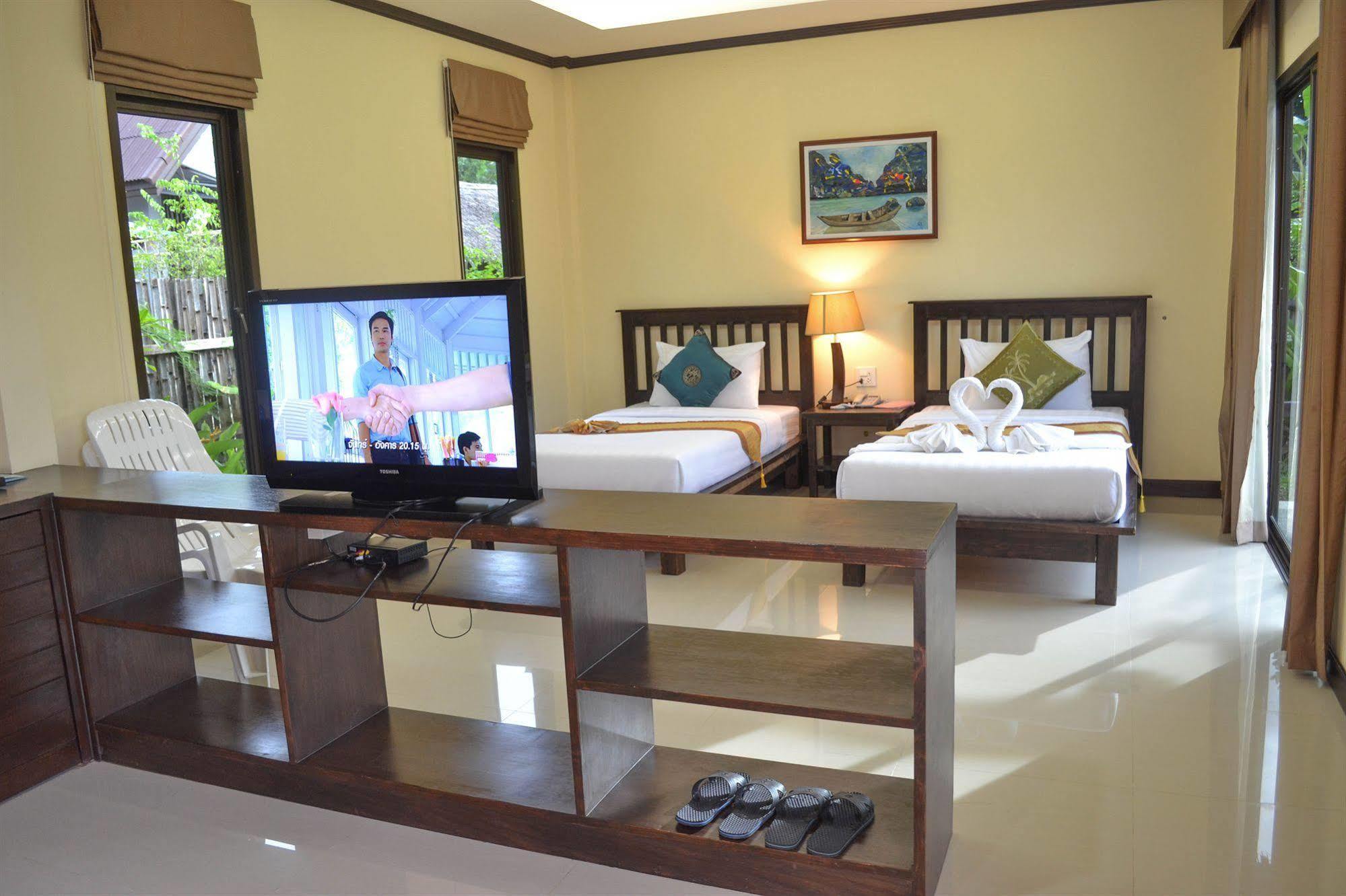 The Villa Laemhin Lagoon Resort Пхукет Экстерьер фото